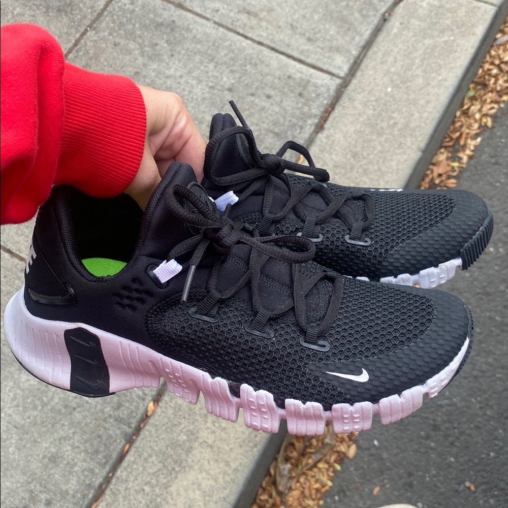Nike Black and White Womens Metcons